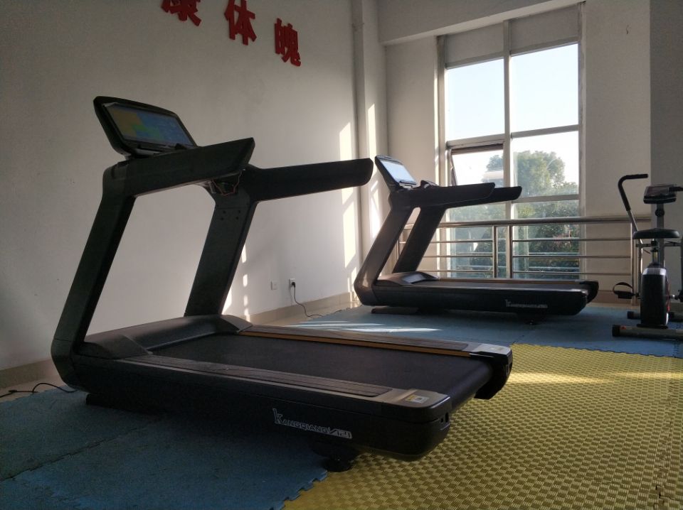 健身房成人抖音视频